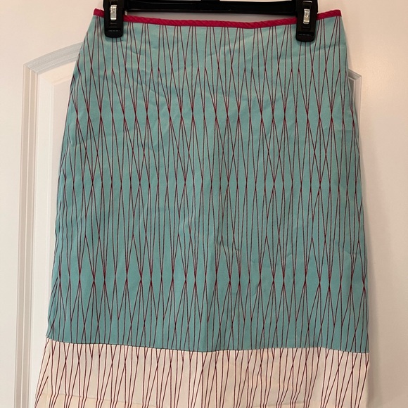 Geometric Patterned Skirt - Picture 2 of 4